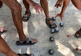 Partie de Pétanque